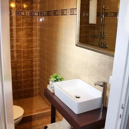 Traditional Mandola Willa *