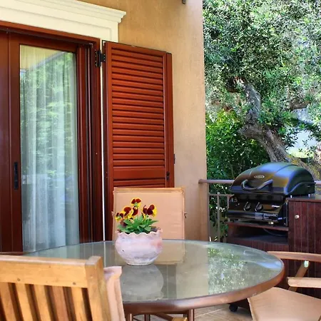 Willa Traditional Mandola