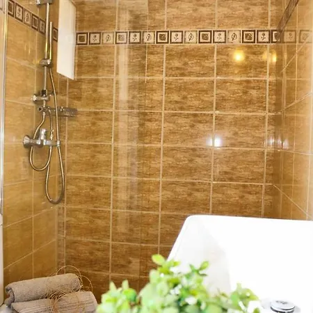 Traditional Mandola Willa Livathos (Kefalonia)