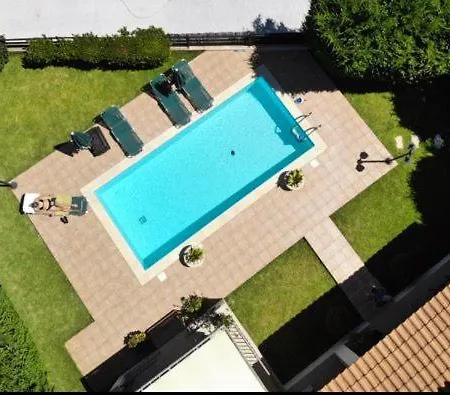 Traditional Mandola Willa *