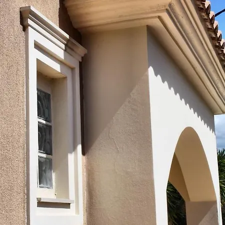 Traditional Mandola Willa *